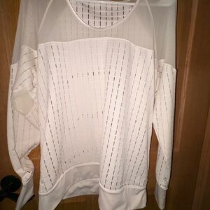 Nike Women’s Mesh Grid Long Sleeve Training Top – White